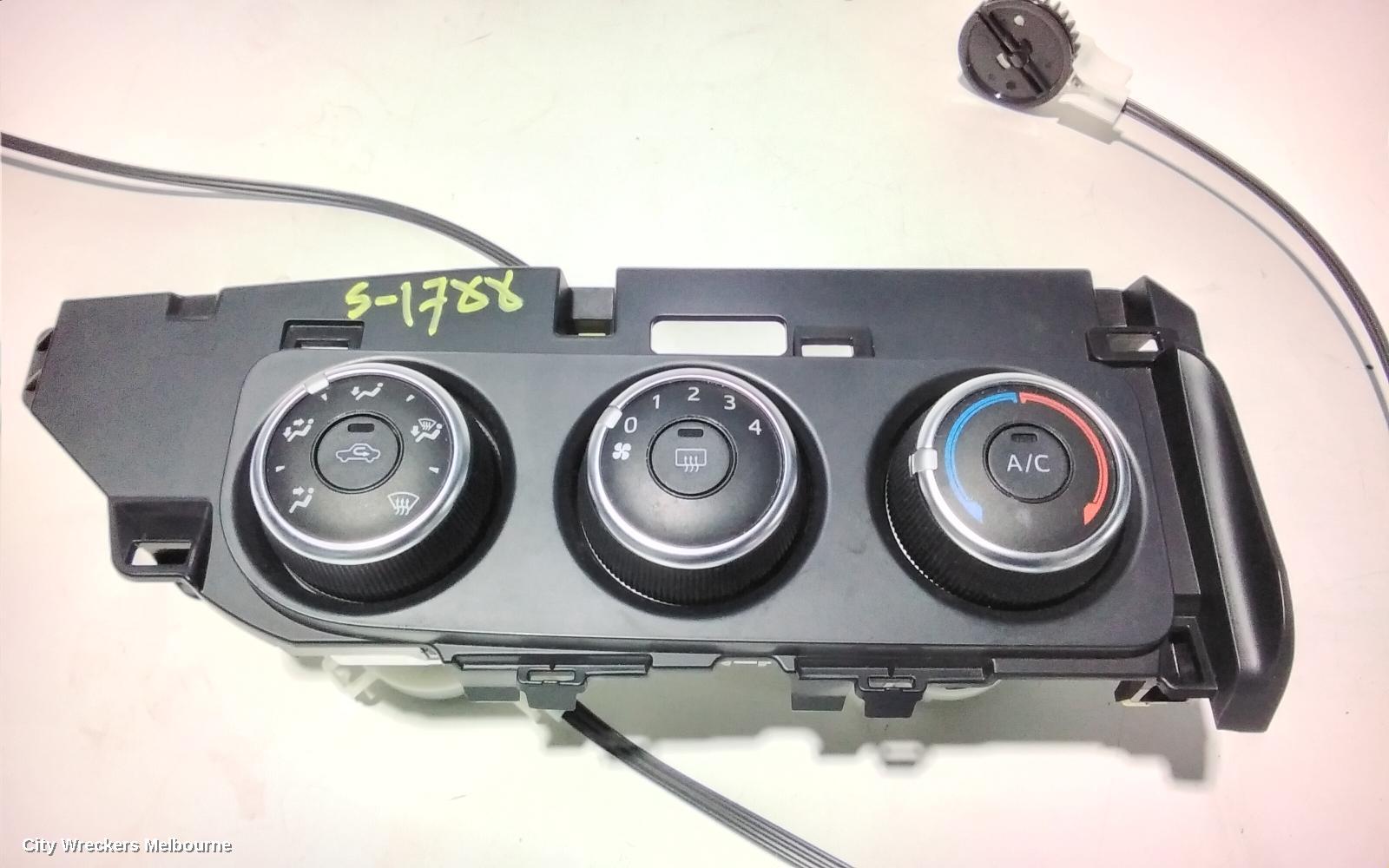 TOYOTA COROLLA HEATER/AC CONTROLS, ZRE182R, STANDARD TYPE, 10/2012 - 06/2018 - Image 2