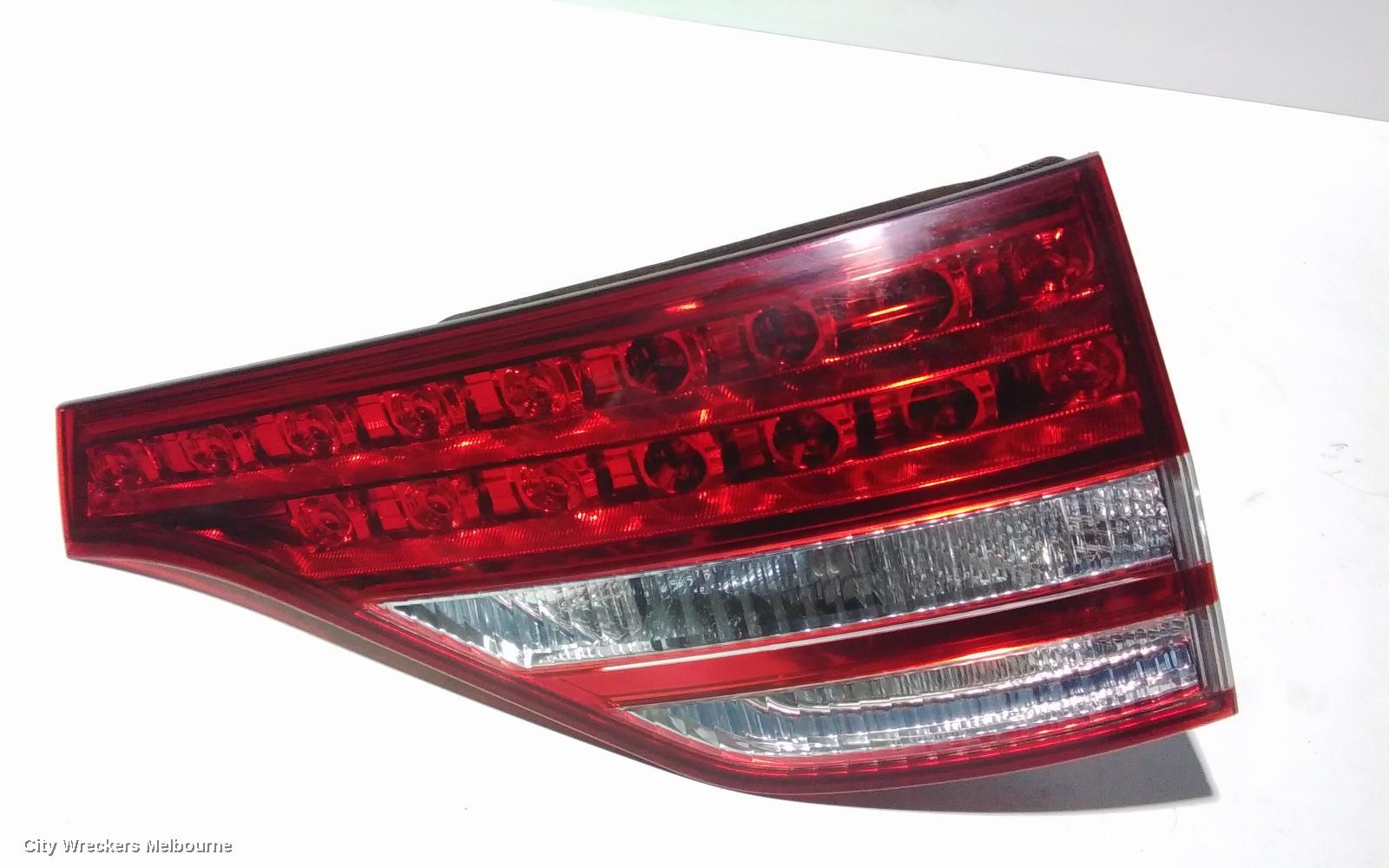 TOYOTA TARAGO REAR GARNISH, TAILGATE LAMP (RH SIDE), ACR50R, 03/2006 - 12/2008 - Image 2
