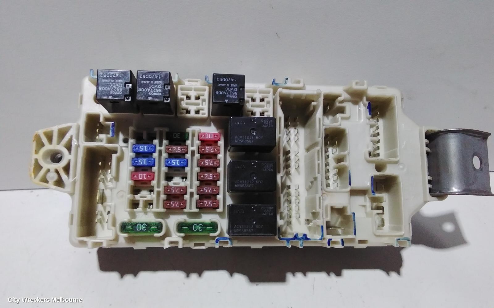 MITSUBISHI PAJERO FUSE BOX, UNDER DASH, NS-NW, 11/2006 ONWARDS - Image 2
