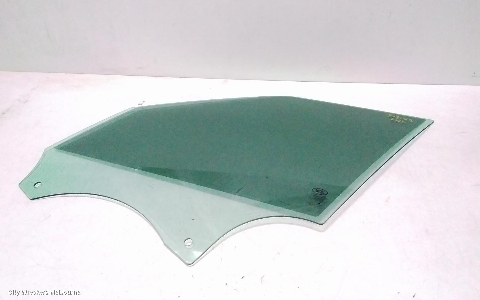 LAND ROVER DISCOVERY LEFT FRONT DOOR WINDOW, L462, 12/2016 ONWARDS - Image 1
