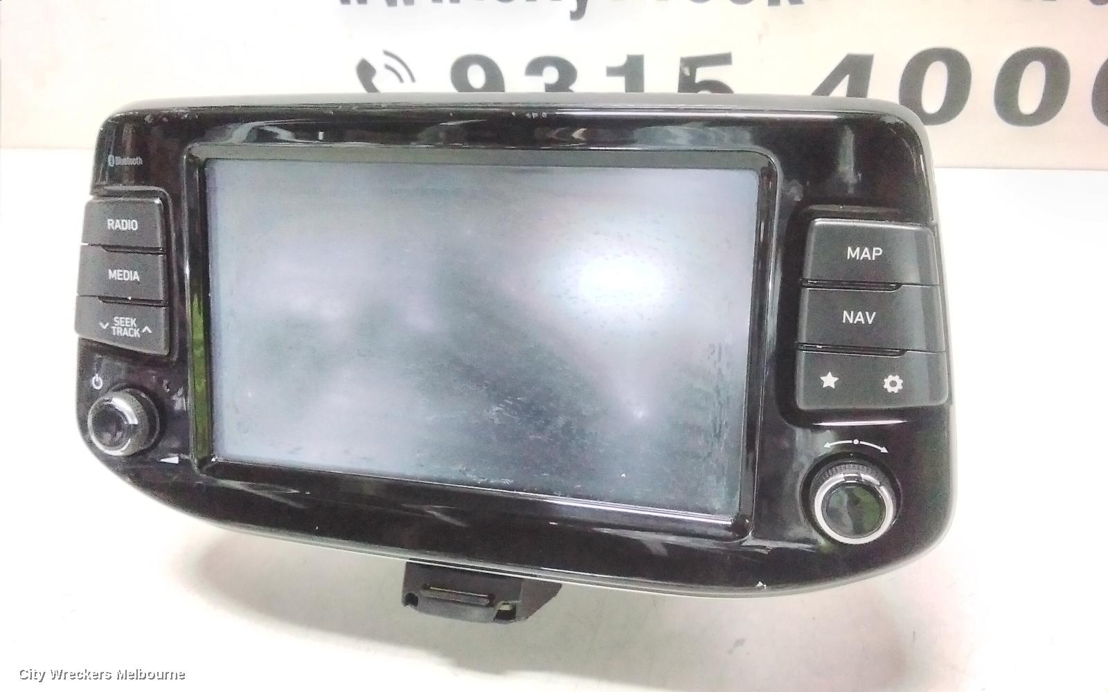 HYUNDAI I30 RADIO/CD/DVD/SAT/TV, HEAD UNIT & DISPLAY, 8 IN, SAT NAV/STANDARD AUDIO TYPE, (S. KOREA VIN KMHH), PD, HATCH, 03/2017 - 07/2020 - Image 2