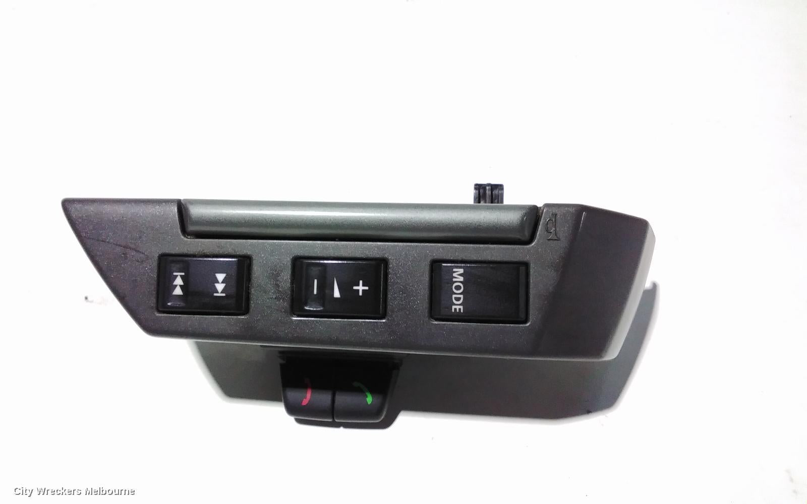 LAND ROVER RANGEROVER SPORT, L320, 08/2005 - 12/2013, RH STEERING WHEEL SWITCH PACK - XPD500510WVH: 87331 - Image 2