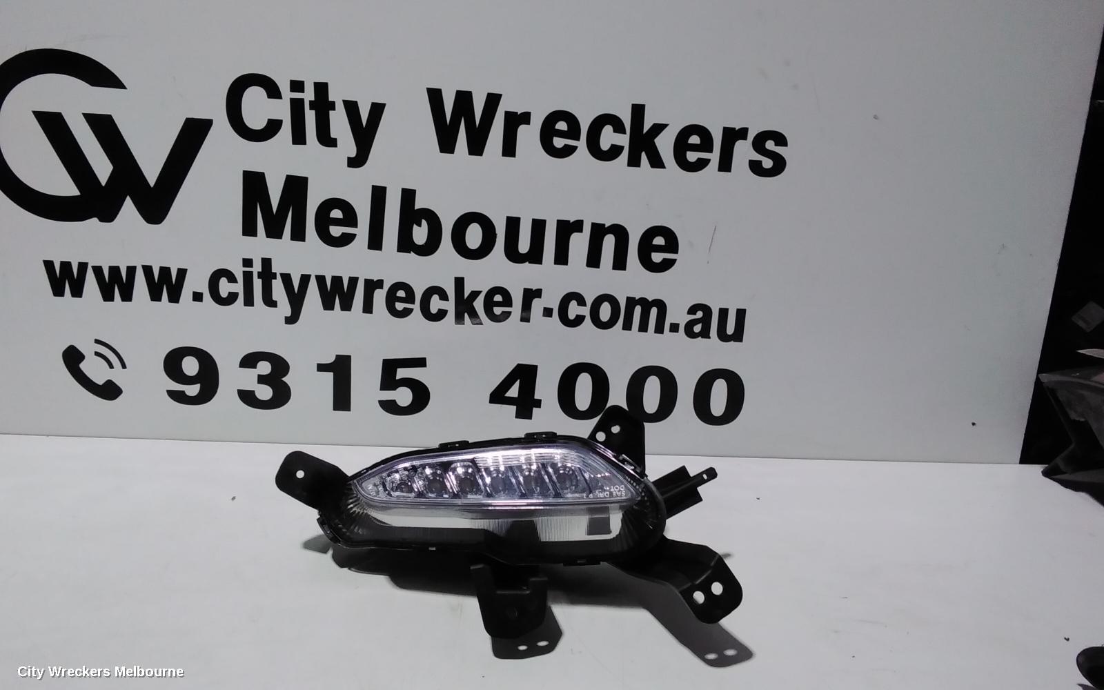 HYUNDAI I30 LEFT INDICATOR/FOG/SIDE, DAYTIME RUNNING LAMP, PD, HATCH (S. KOREA VIN KMMH, GO/ACTIVE/ELITE/SR, SINGLE LED TYPE (3 PIN PLUG), 03/2017 - 08/2020 - Image 3