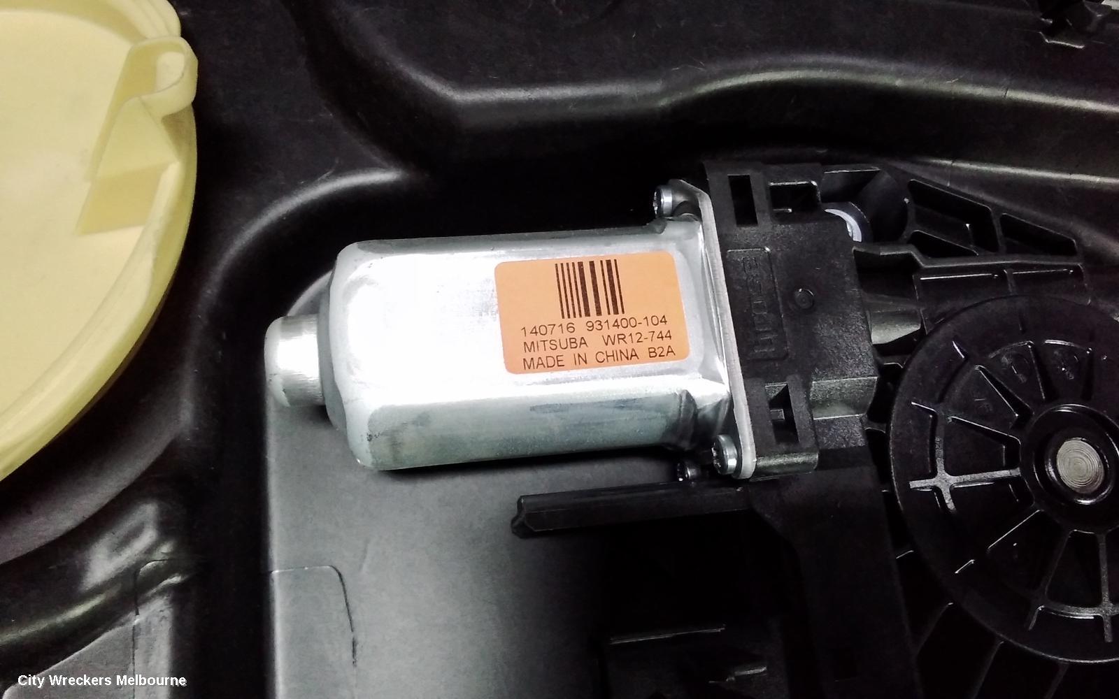 JEEP CHEROKEE LEFT FRONT WINDOW REG/MOTOR, KL, 02/2014 ONWARDS - Image 2