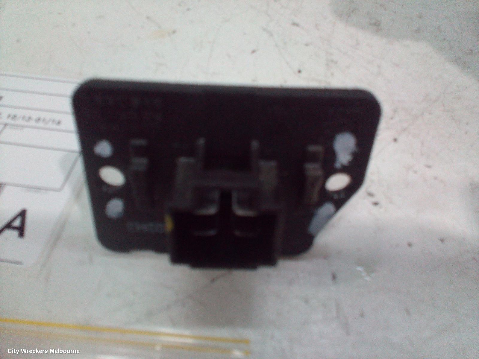 HYUNDAI IX35 FAN SPEED RESISTOR, LM SERIES, NON CLIMATE CONTROL TYPE, 10/2013 - 01/2016 - Image 2