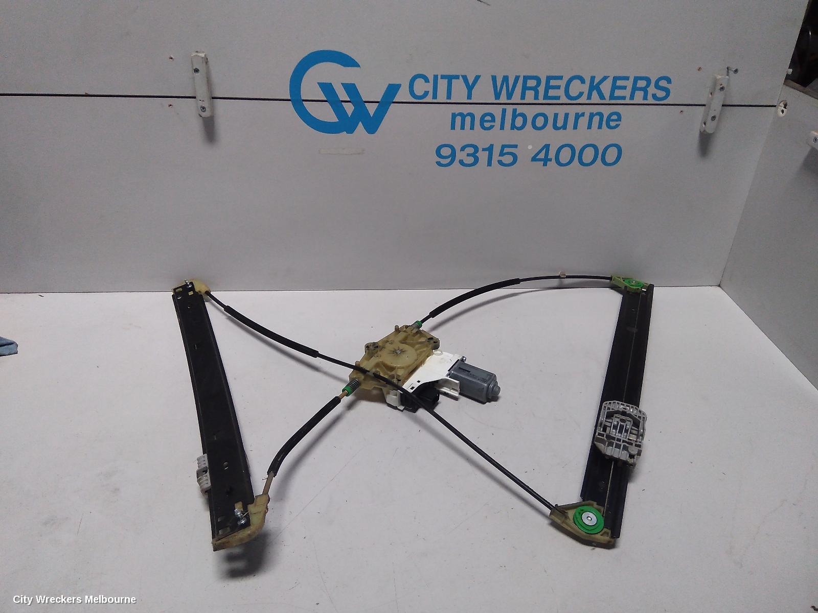 AUDI Q7 LEFT FRONT WINDOW REG/MOTOR, 4L, 09/2006 - 08/2015 - Image 1