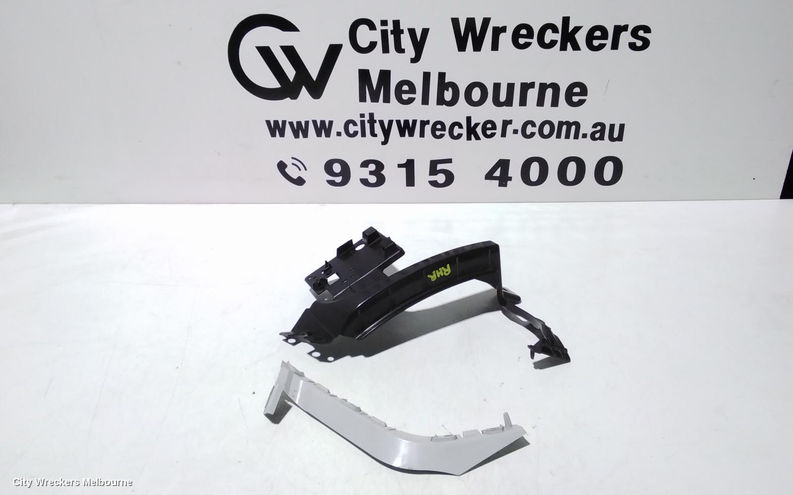LAND ROVER RANGEROVER EVOQUE, L538, 11/2011 - 01/2019, RHR BAR BRAKET: 104712 - Image 1