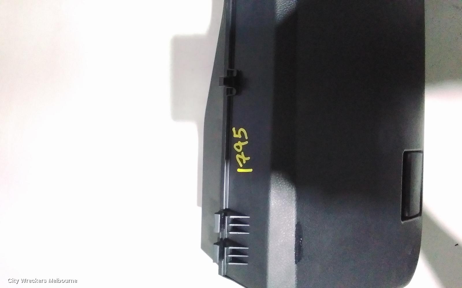 TOYOTA COROLLA GLOVE BOX, ZRE182R 10/2012 - 06/2018 - Image 3
