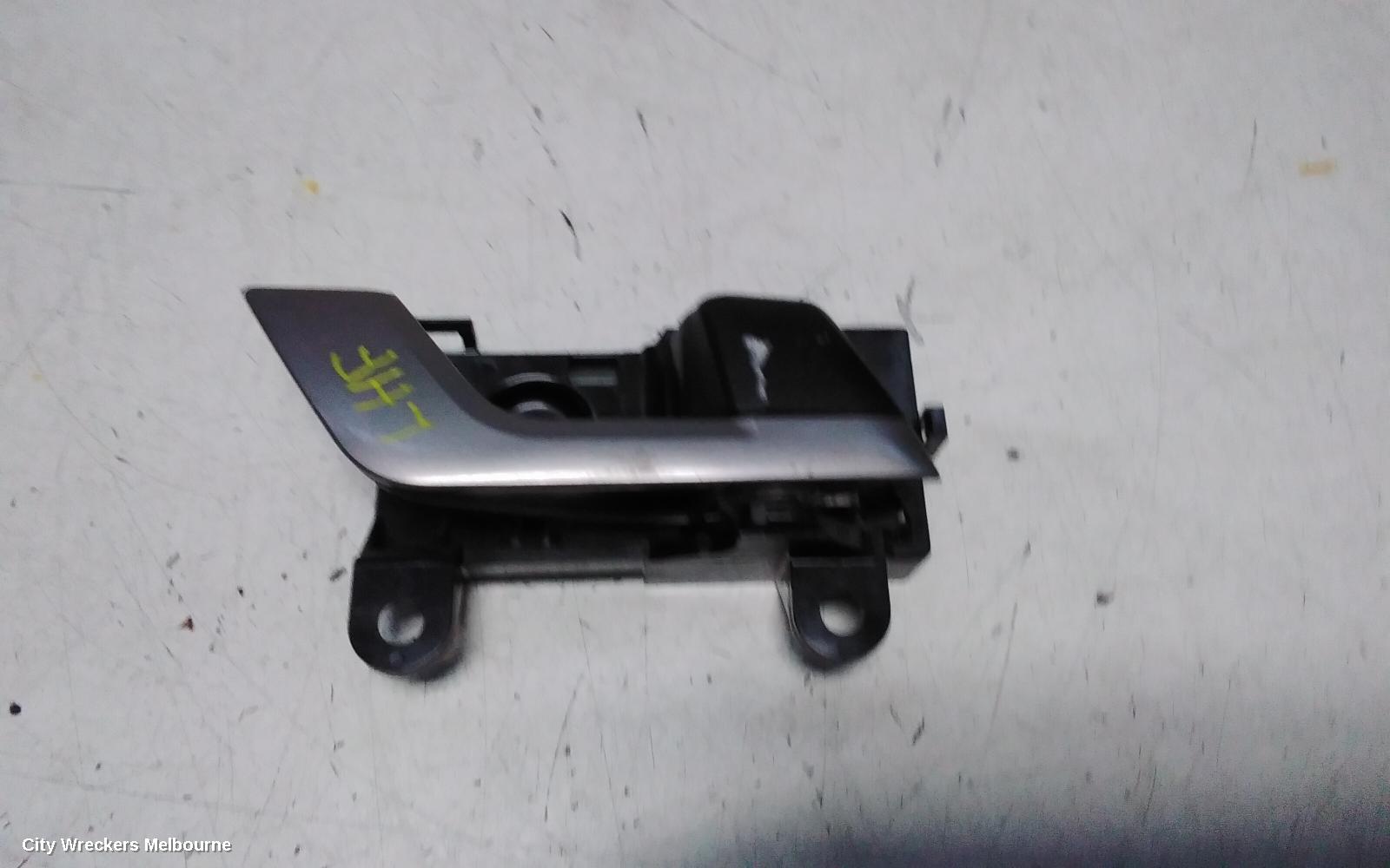 TOYOTA KLUGER DOOR HANDLE, INNER, LH FRONT, SILVER, GSU40/GSU45, 05/2007 - 03/2014 - Image 2