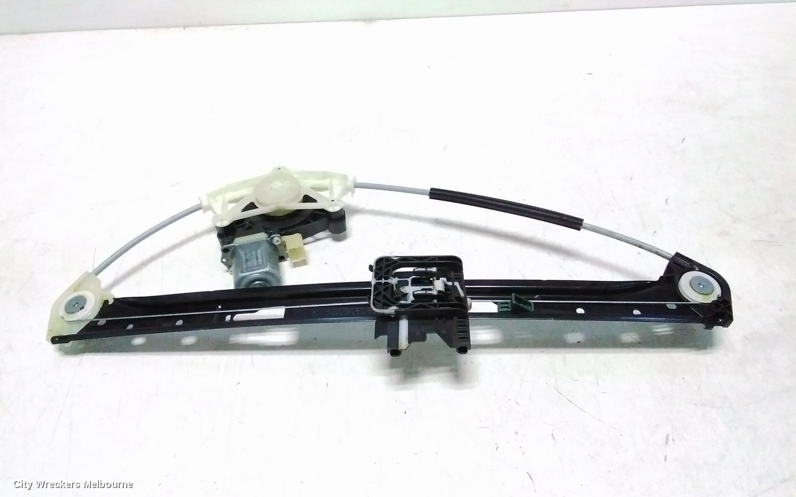 PORSCHE MACAN RIGHT REAR WND REG/MOTOR, 95B, 06/2014 - 12/2025 - Image 1
