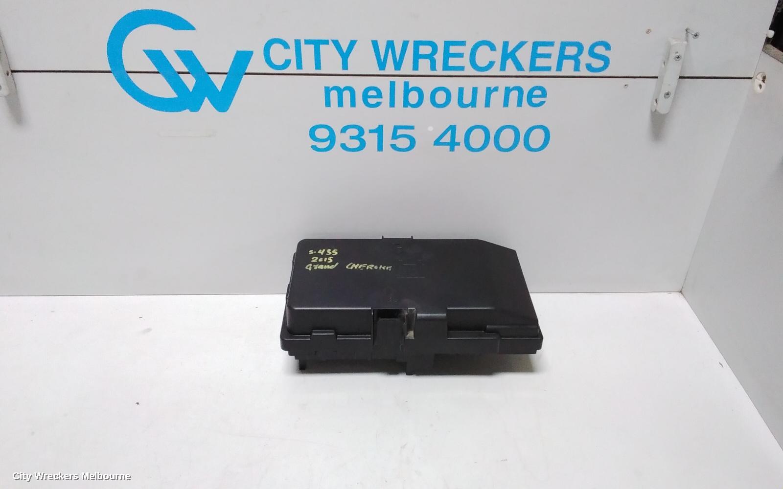 JEEP CHEROKEE FUSE BOX, ENGINE BAY, PETROL, KL, 02/2014 ONWARDS - Image 1