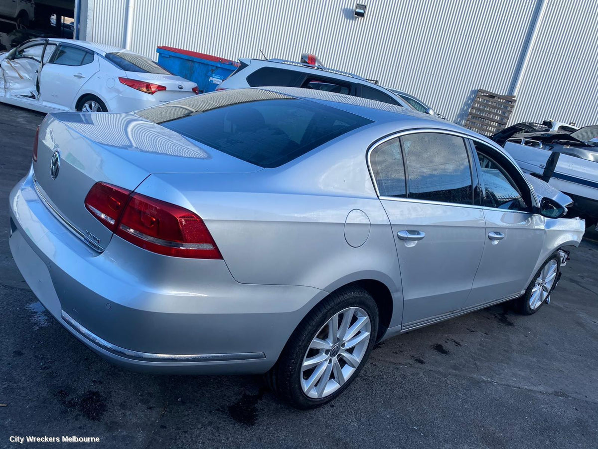 VOLKSWAGEN PASSAT RIGHT REAR DOOR, 3C/MK6 B7, SEDAN, 09/2010 - 05/2015 - Image 3
