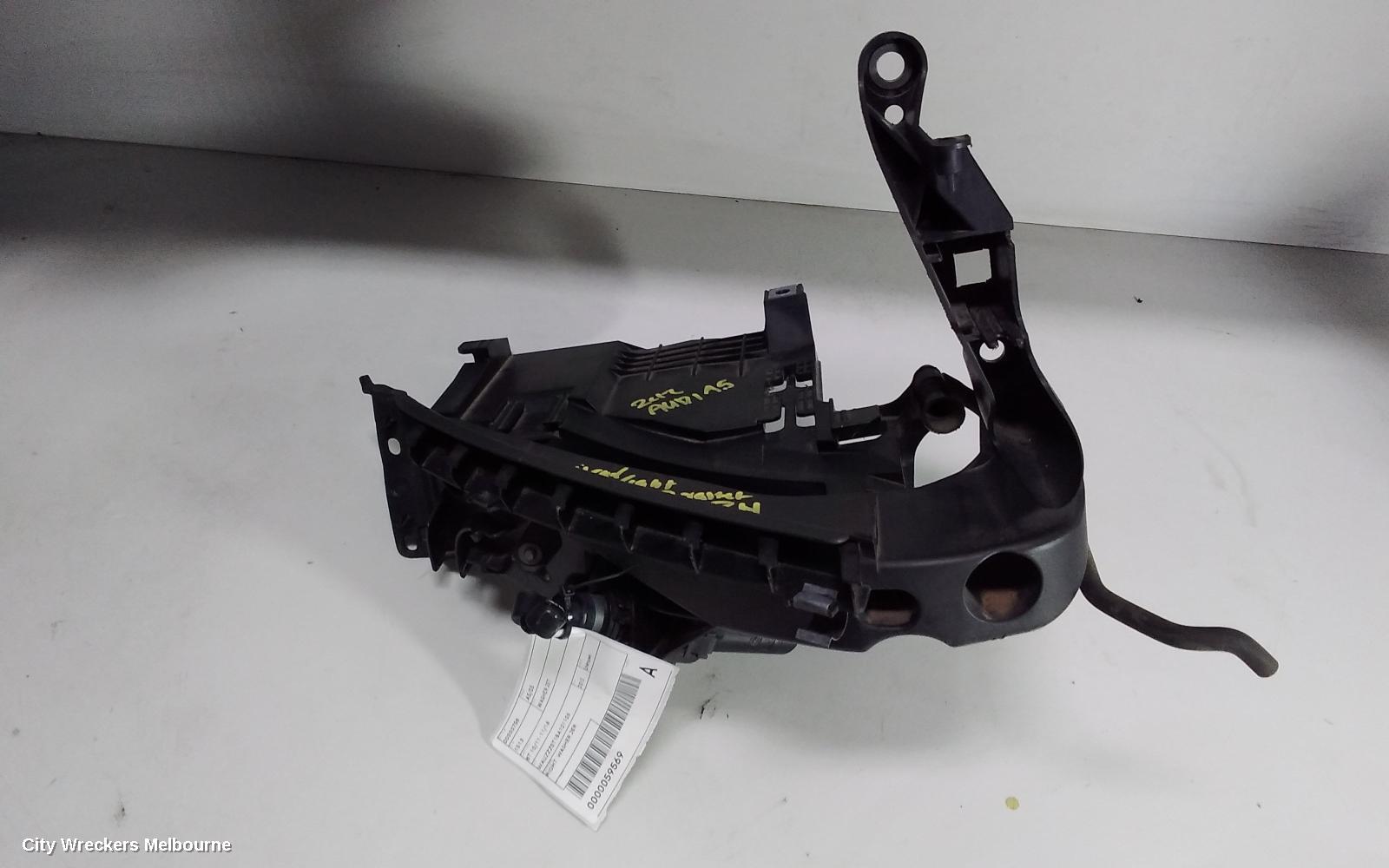 AUDI A5, 8T 10/2011 - 11/2016, HEAD LIGHT BRAKET LEFT: 59570 - Image 2