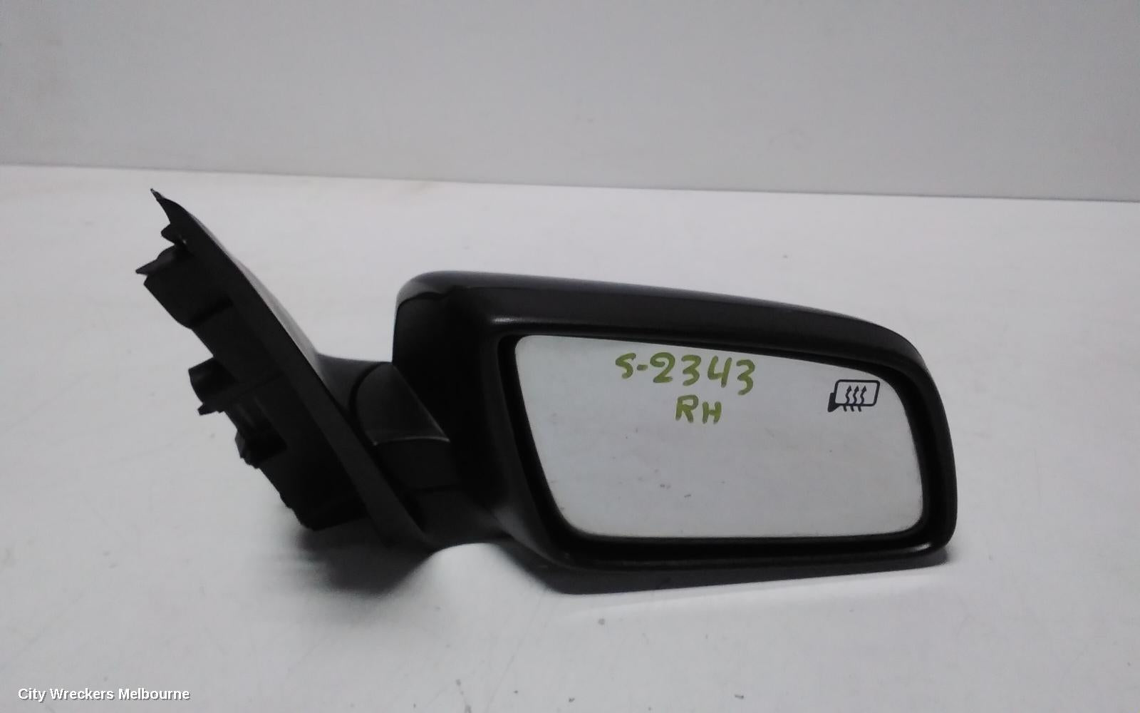 HOLDEN COMMODORE RIGHT DOOR MIRROR, VE, CALAIS V, HEATED, W/ PUDDLE LAMP TYPE, 08/2006 - 04/2013 - Image 1