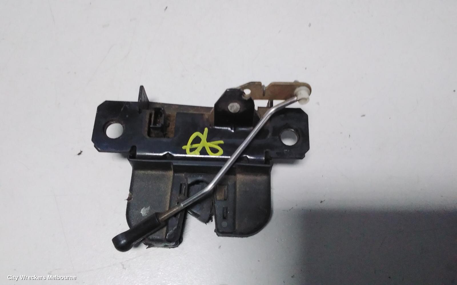 VOLKSWAGEN CADDY DOOR/BOOT/GATE LOCK, LEFT BARN DOOR LOCK, LOWER, 2K, 12/2004 - 06/2015 - Image 2