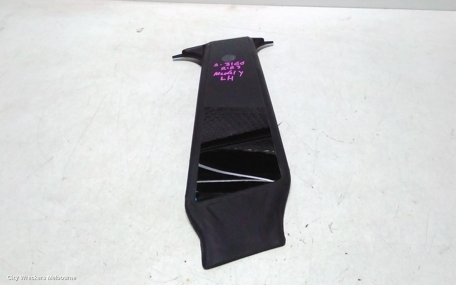 TESLA MODEL Y REVERSE CAMERA, 1ST GEN, SIDE CAMERA (LH CENTRE PILLAR), 03/2022 - 02/2025 - Image 1