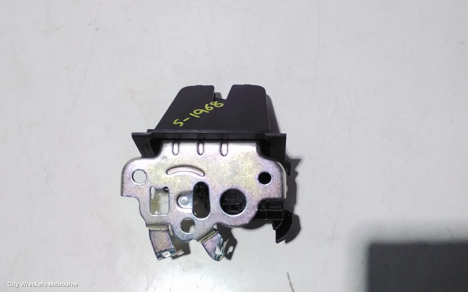 SKODA OCTAVIA DOOR/BOOT/GATE LOCK, TAILGATE LOCK, NE, LIFTBACK SEDAN/WAGON, 11/2013 - 09/2020 - Image 1