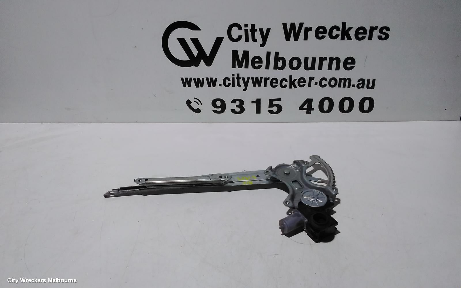 TOYOTA HIACE RIGHT FRONT WINDOW REG/MOTOR, DOOR REG ASSY (REG AND MOTOR), 300 SERIES, 04/2019 ONWARDS - Image 1