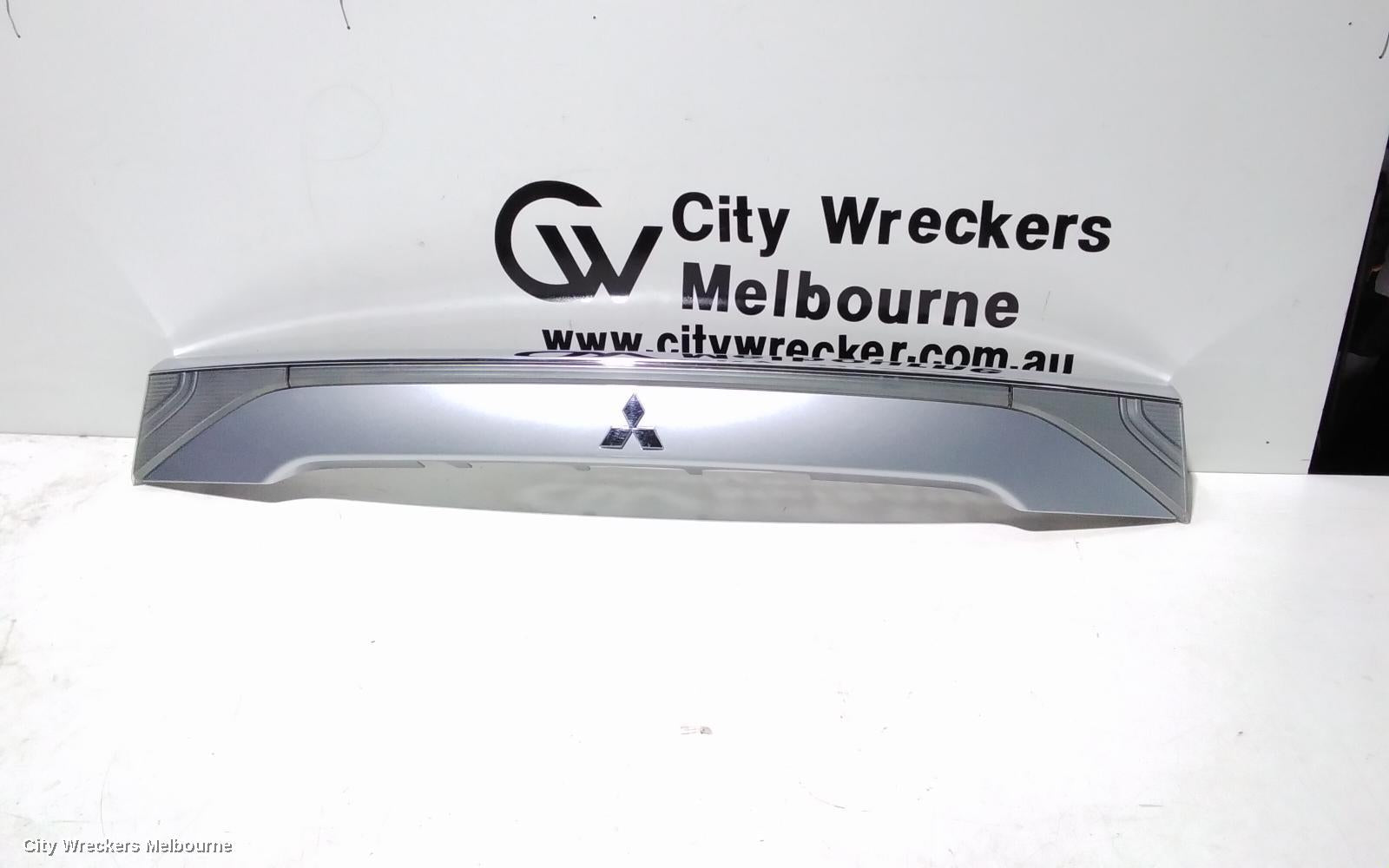 MITSUBISHI OUTLANDER REAR GARNISH, TAILGATE GARNISH (CENTRE), ZJ, ES, 10/2012 - 03/2015 - Image 2