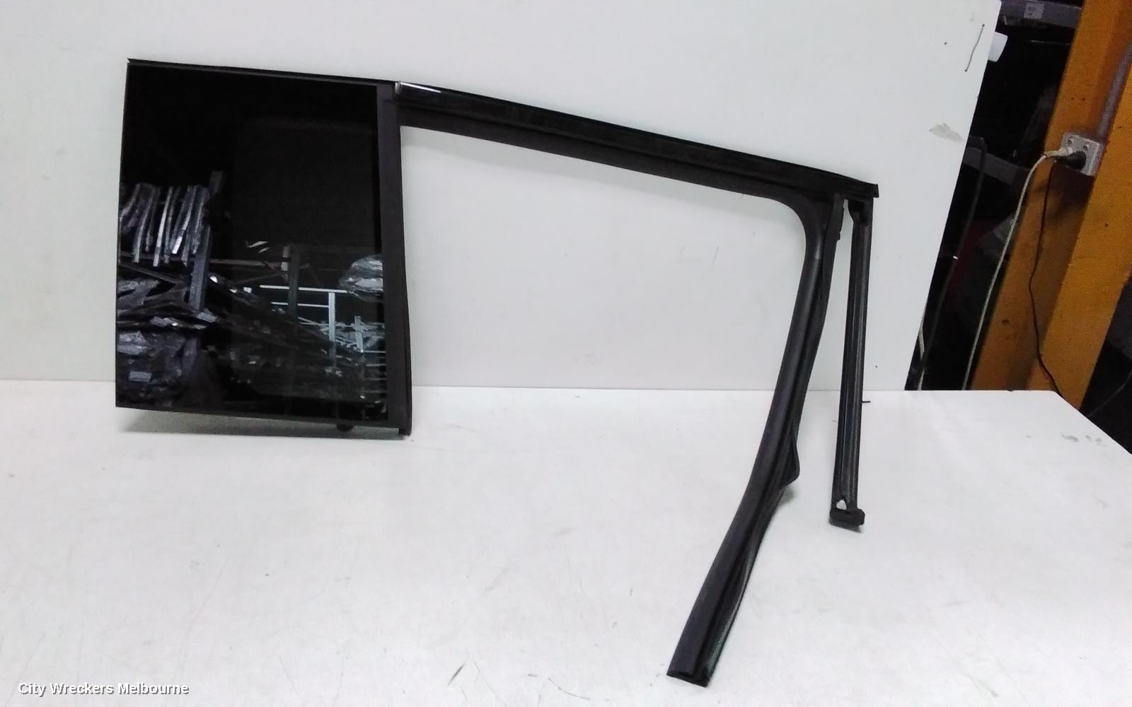 HYUNDAI SANTA FE RIGHT REAR 1/4 DOOR GLASS, MX5, 11/2023 ONWARDS - Image 2