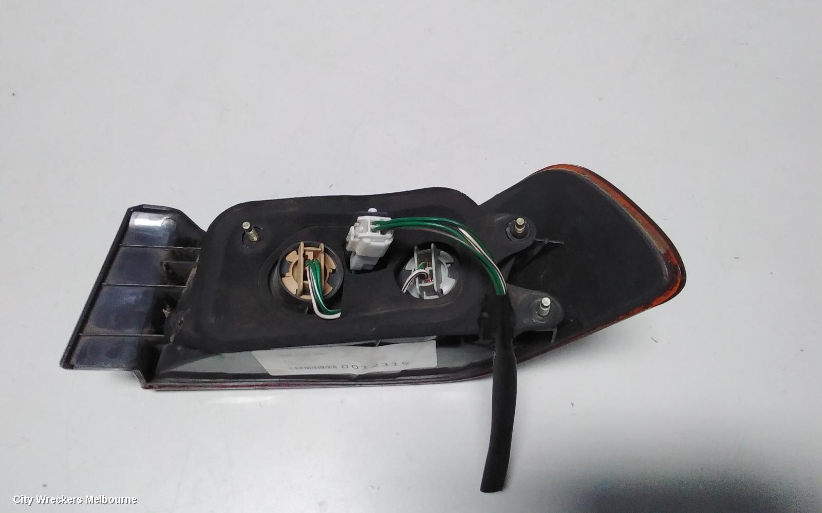 TOYOTA CAMRY LEFT TAILLIGHT, SK20, 08/1997 - 09/2000 - Image 3