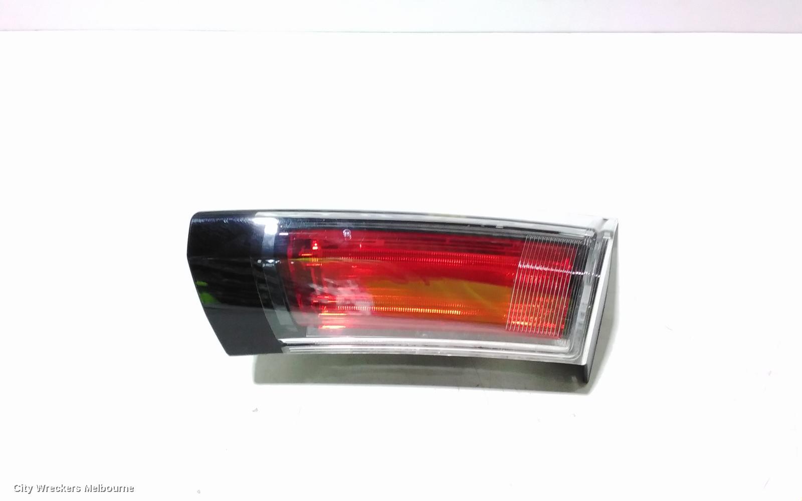 HONDA CIVIC REAR GARNISH, TAILGATE LAMP (RH SIDE), 10TH GEN, HATCH, 02/2017 ONWARDS - Image 2