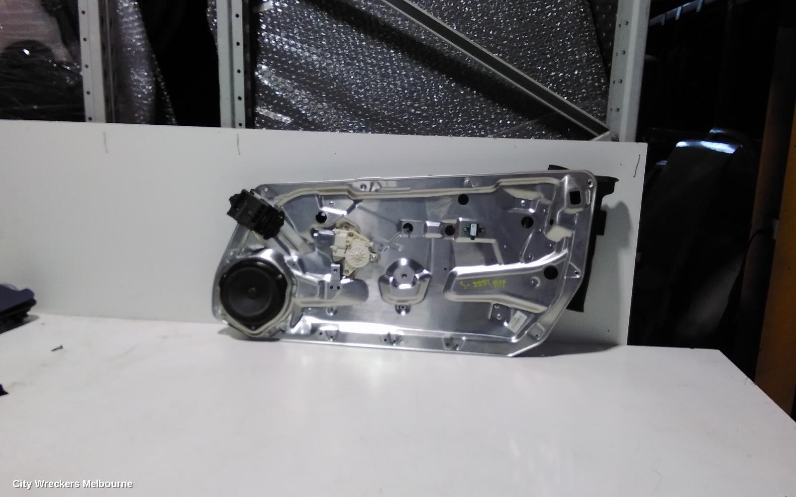 MERCEDES C CLASS RIGHT FRONT WINDOW REG/MOTOR, C204, DOOR REG ASSY (REG AND MOTOR), COUPE 05/2011 - 01/2015 - Image 1