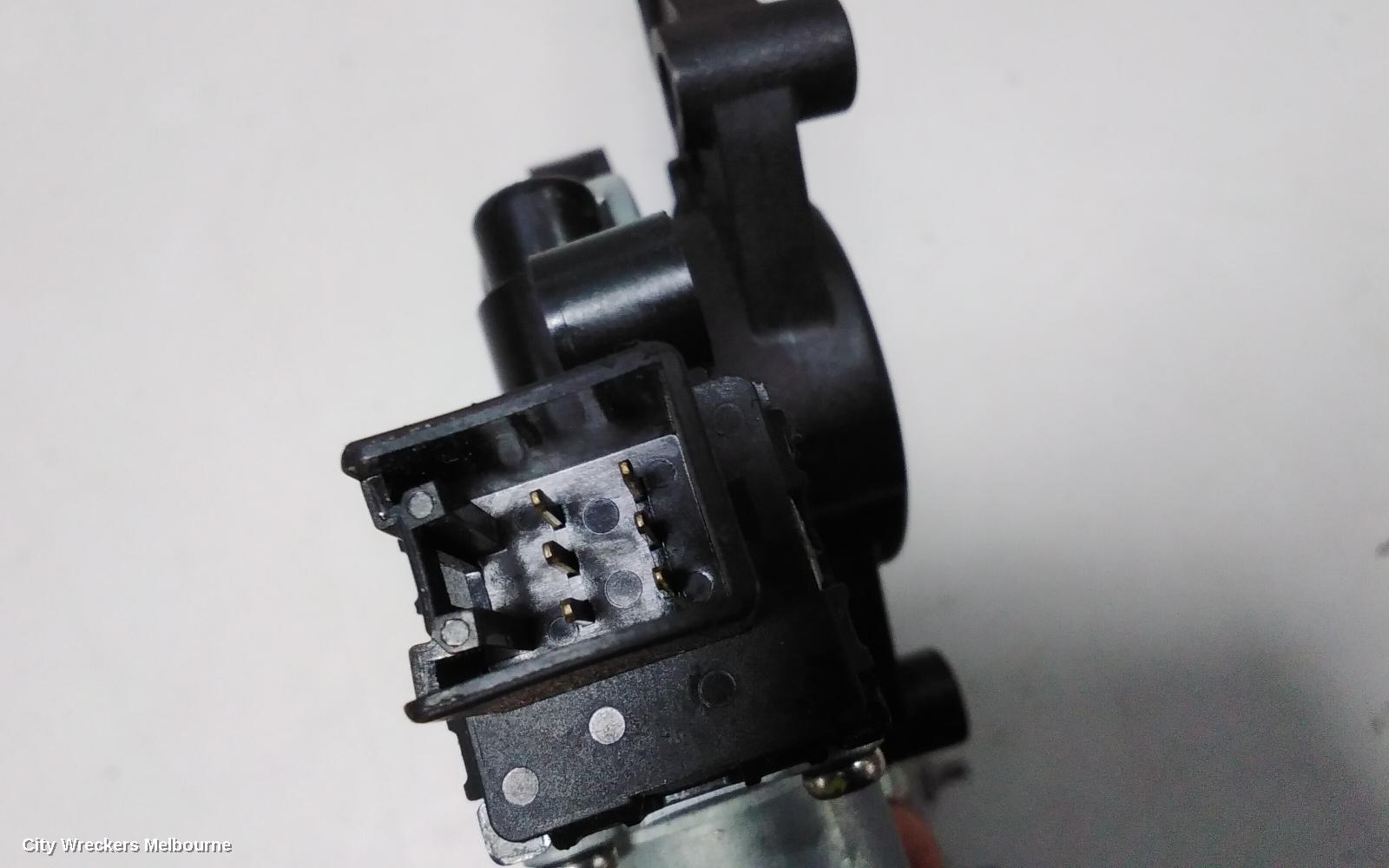 MAZDA CX3 RIGHT FRONT WINDOW REG/MOTOR, DK, 02/2017 ONWARDS - Image 3