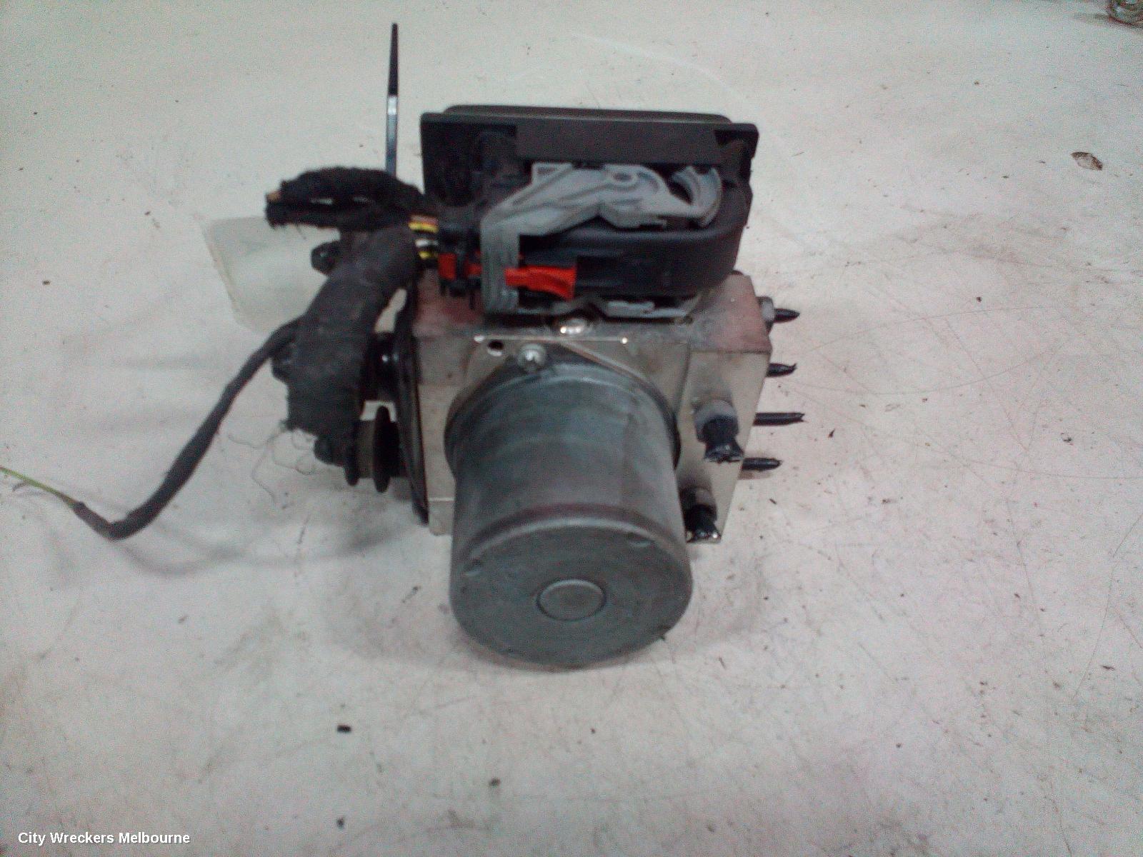 AUDI A5 WASHER BOTTLE, 8T, W/ XENON TYPE, 10/2007 - 11/2016 - Image 3