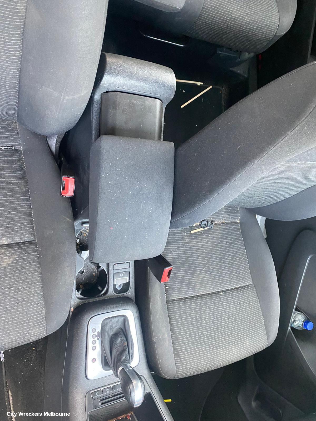VOLKSWAGEN TIGUAN LEFT FRONT DOOR, 5N, 05/2008 - 08/2016 - Image 3