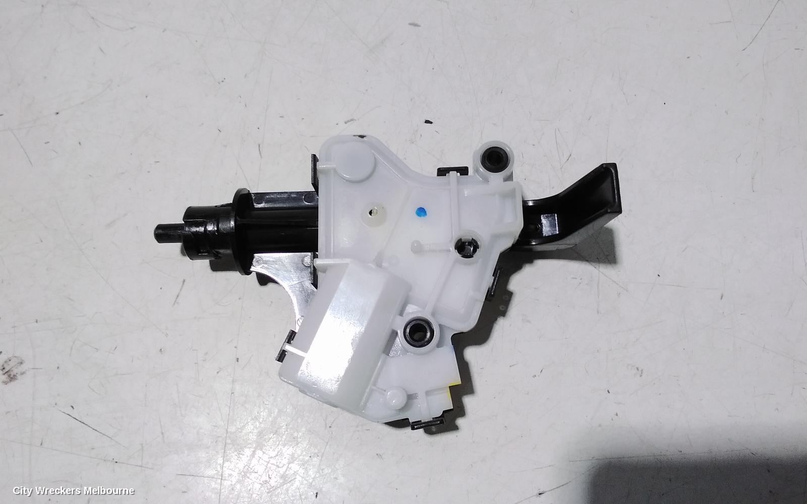 TOYOTA KLUGER FUEL DOOR / FILLER, XU50 SERIES, 03/2014 - 02/2021 - Image 3