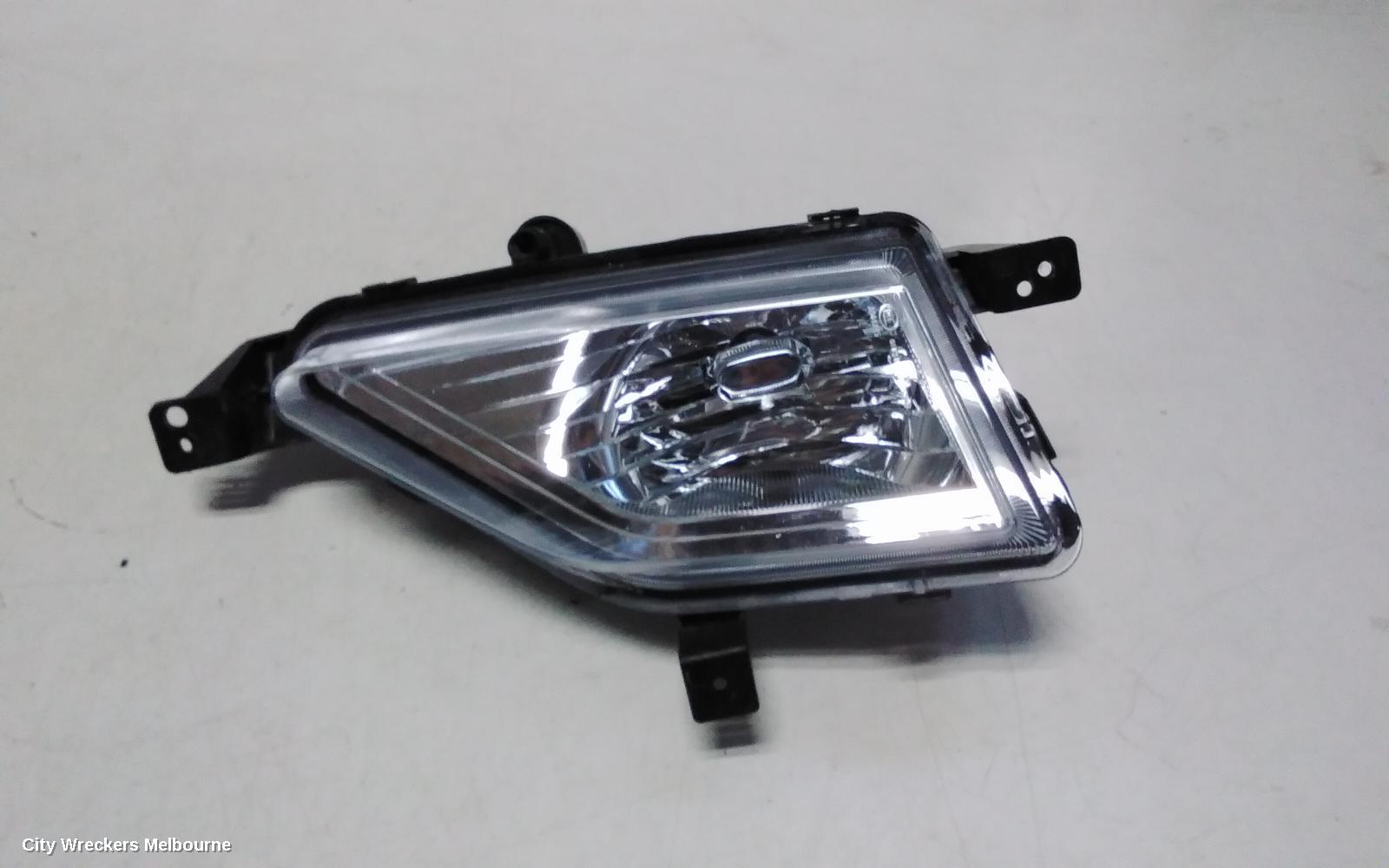 LDV DELIVER 9 RIGHT INDICATOR/FOG/SIDE, BUMPER FOGLAMP,  07/2020 ONWARDS - Image 1