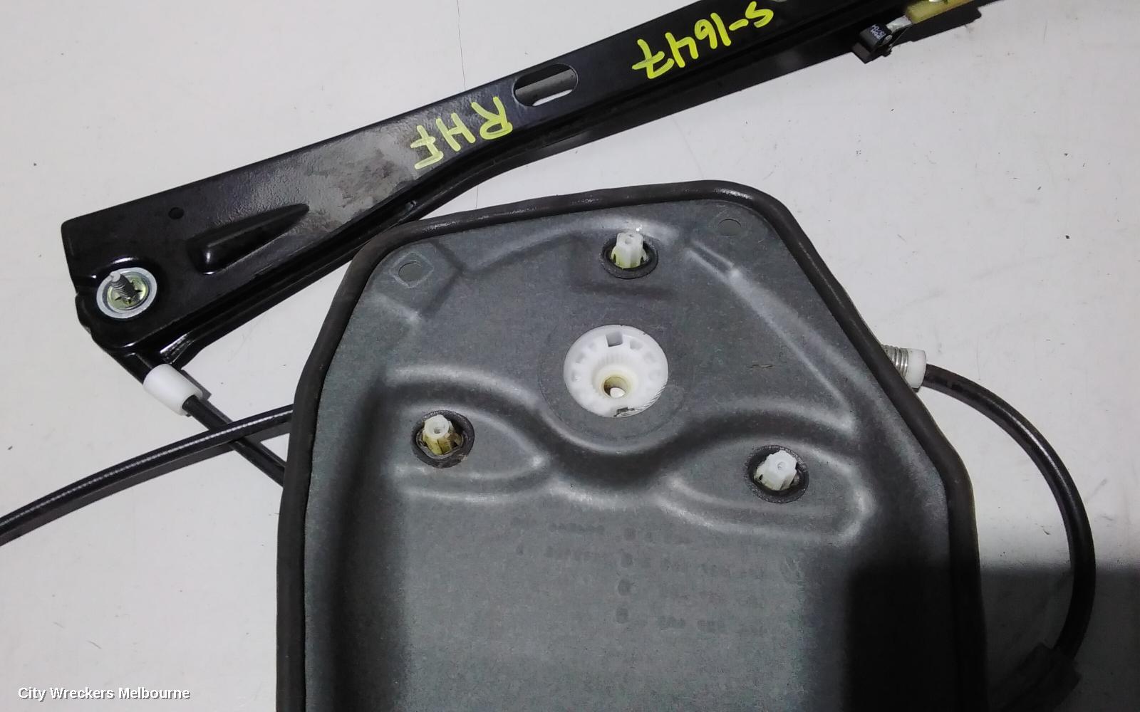 VOLKSWAGEN GOLF RIGHT FRONT WINDOW REG/MOTOR, GEN 5, 5DR HATCH, DOOR REGULATOR ONLY, STD TYPE, 06/2004 - 02/2009 - Image 3