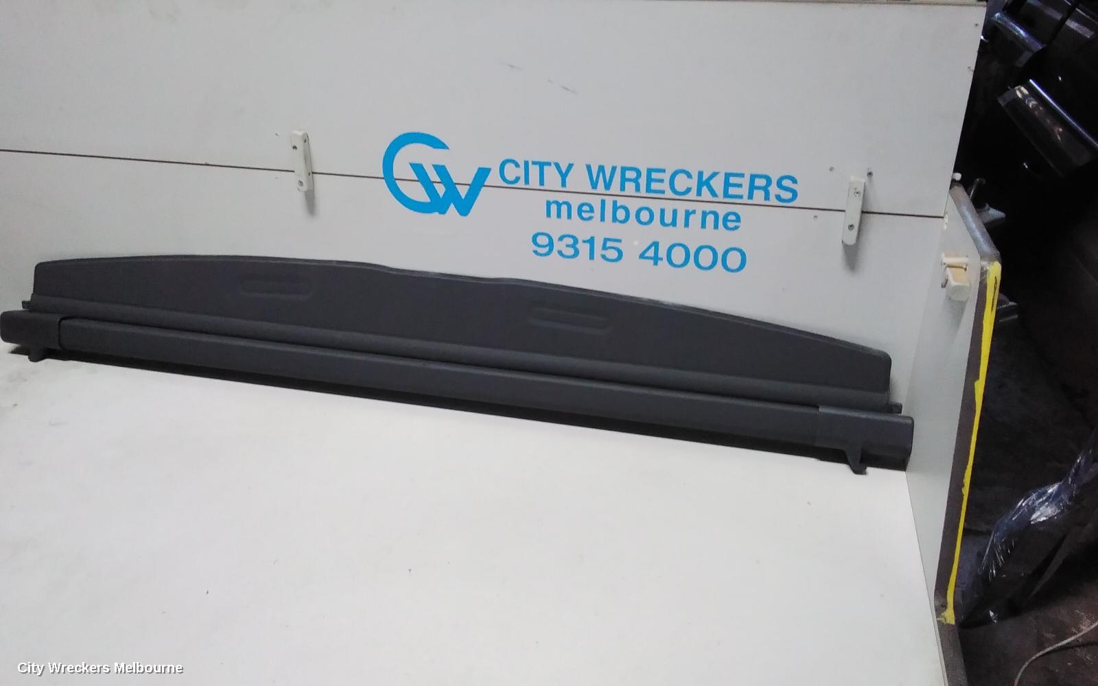 VOLKSWAGEN TRANSPORTER PARCEL SHELF CARGO BLIND, T5, 03/2010 - 06/2015 - Image 2