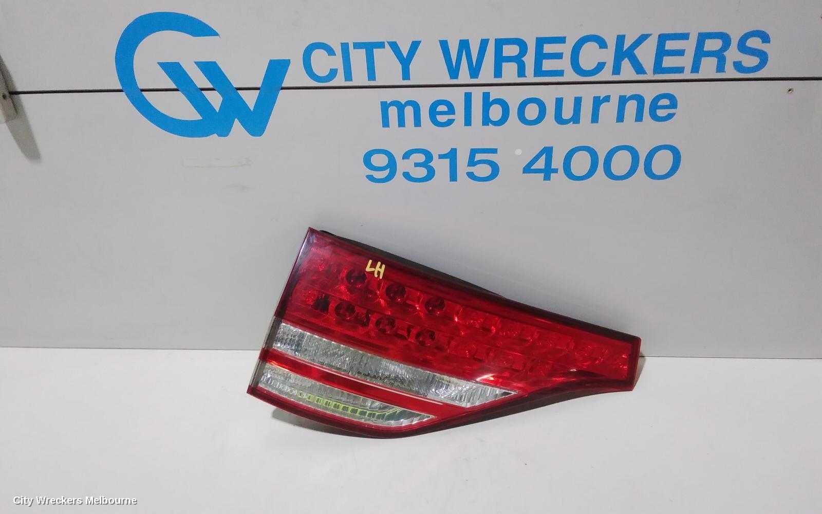TOYOTA TARAGO REAR GARNISH, TAILGATE LAMP (LH SIDE), ACR50R, 03/2006 - 12/2008 - Image 1