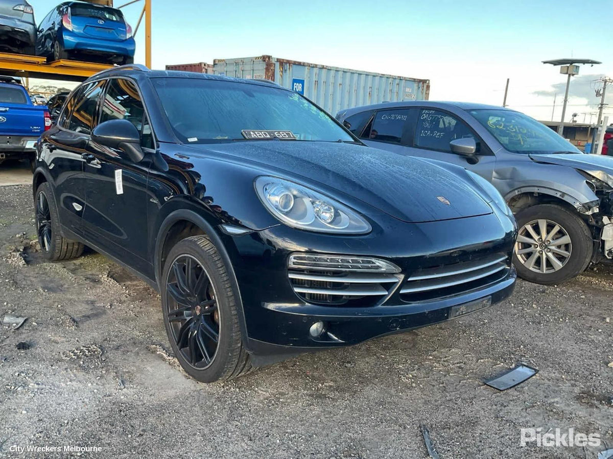 PORSCHE CAYENNE LEFT FRONT WINDOW REG/MOTOR, 92A, 07/2010 - 04/2018 - Image 2