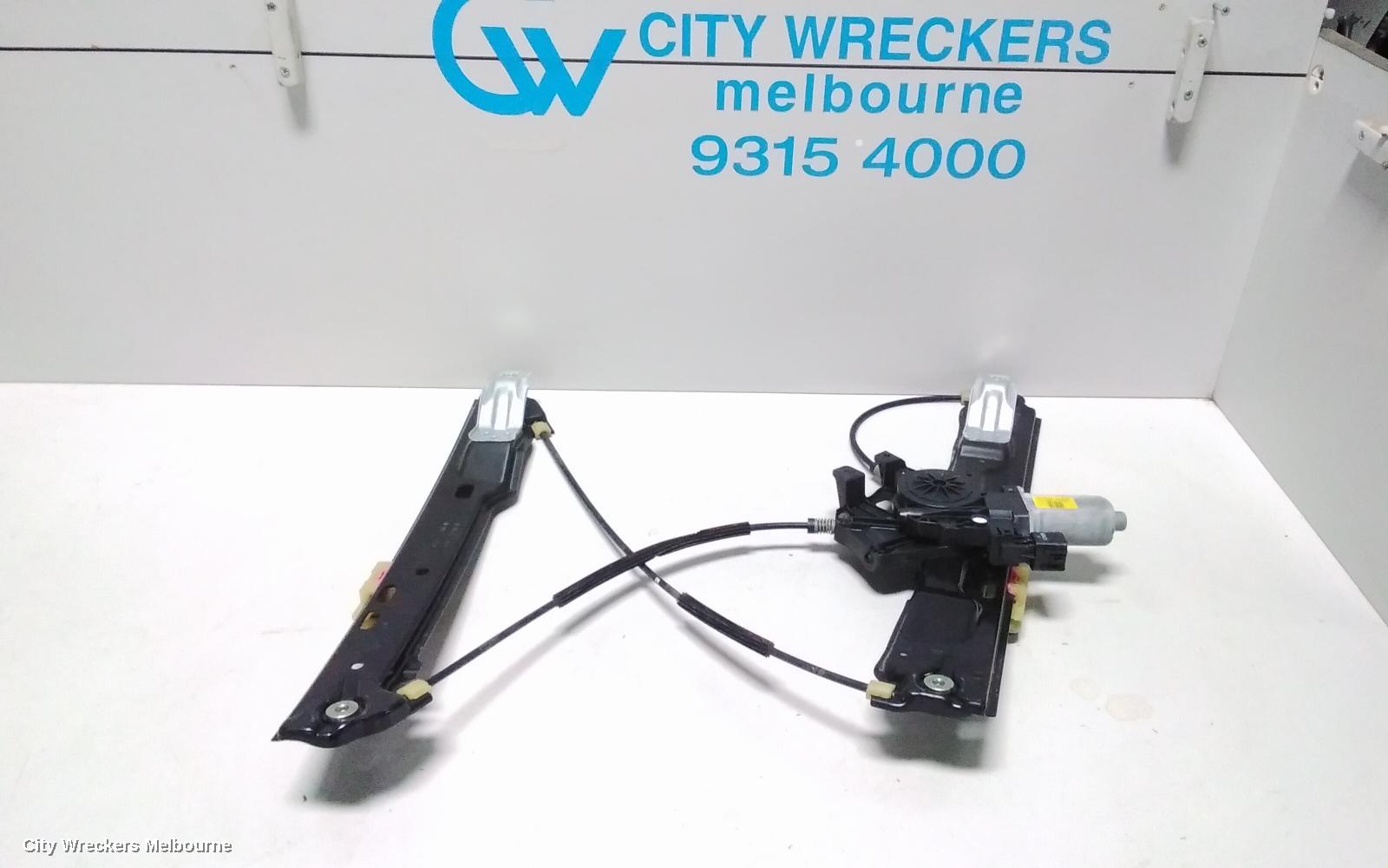 LAND ROVER RANGEROVER EVOQUE RIGHT FRONT WINDOW REG/MOTOR, DOOR REG ASSY (REG AND MOTOR), 5DR, L538, 11/2011 - 01/2019 - Image 1