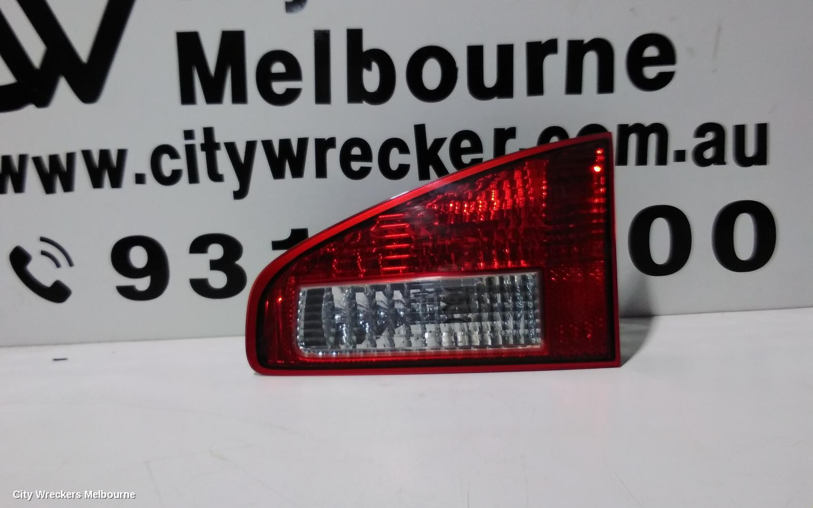 SUBARU TRIBECA REAR GARNISH, TAILGATE LAMP (RH SIDE), B9, 12/2007 - 01/2014 - Image 1