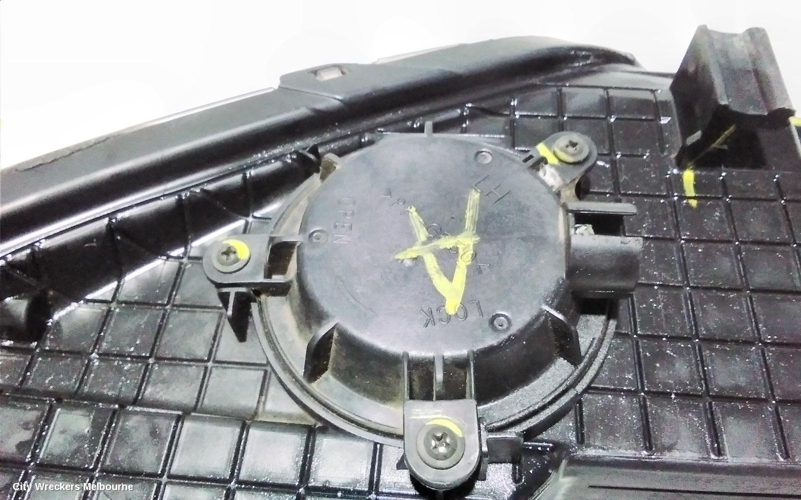HYUNDAI I30 RIGHT HEADLAMP, GD, 5DR HATCH, XENON TYPE, 03/2012 - 02/2017 - Image 2