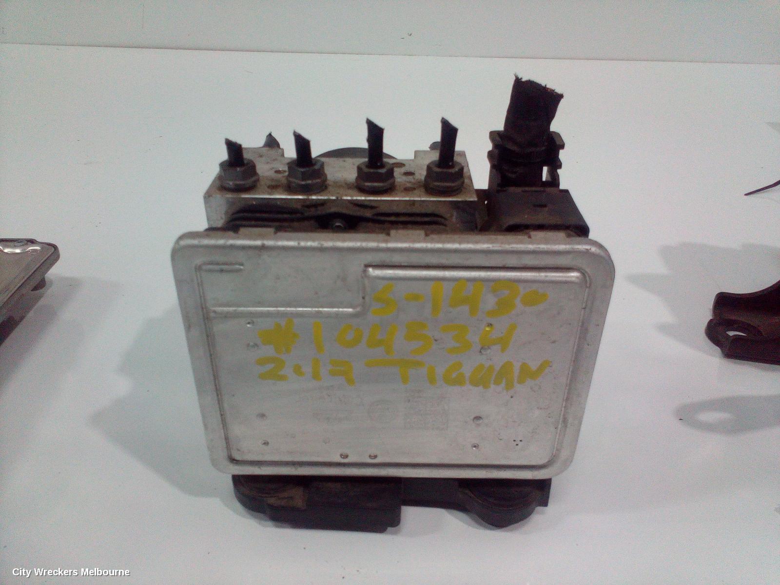 VOLKSWAGEN TIGUAN ABS PUMP/MODULATOR, P/N 5Q0614517CF, 5NA, 06/2016 ONWARDS - Image 1