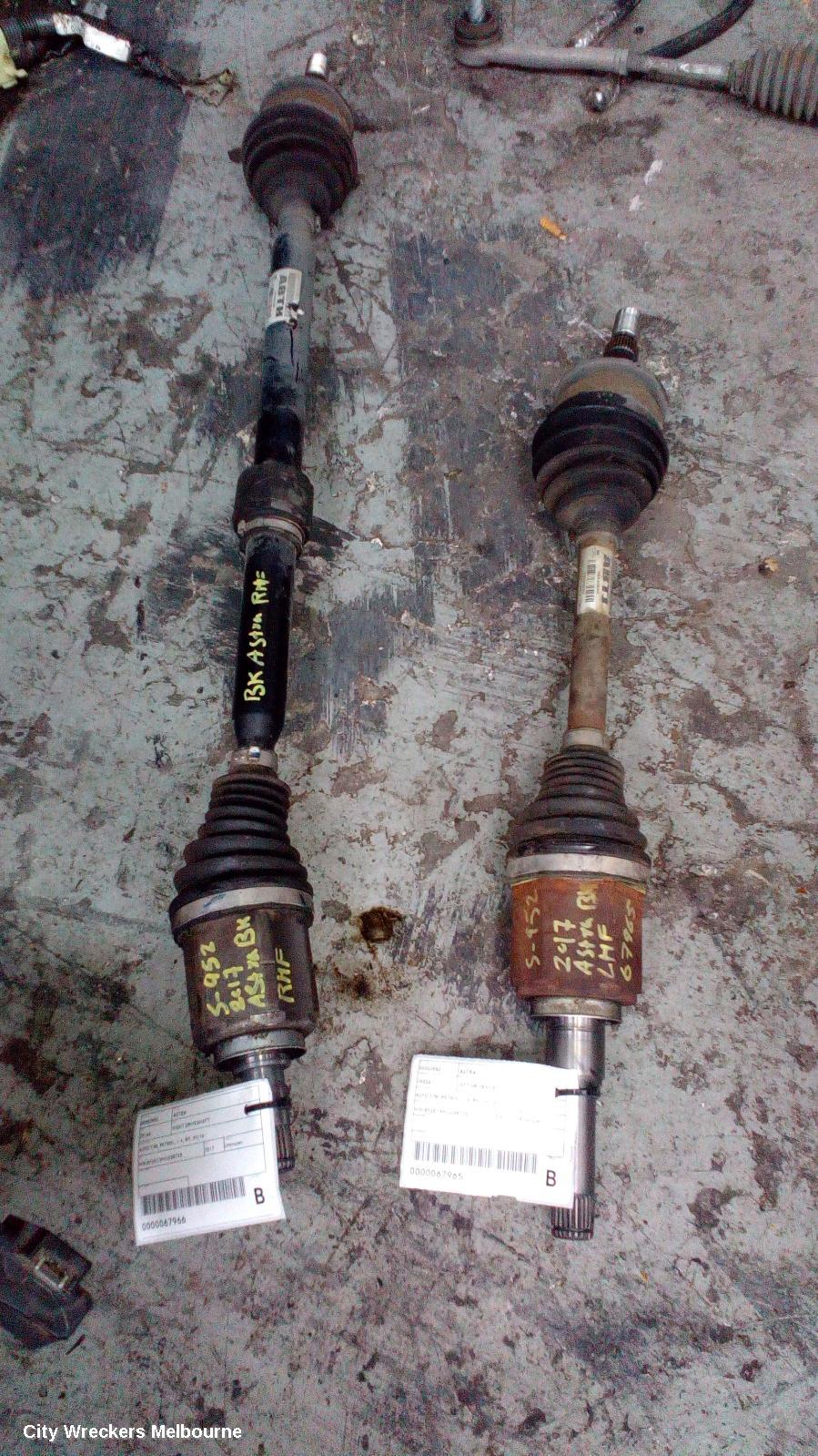 HOLDEN ASTRA RIGHT DRIVESHAFT, AUTO T/M, PETROL, 1.4, BK, 09/2016 ONWARDS - Image 3