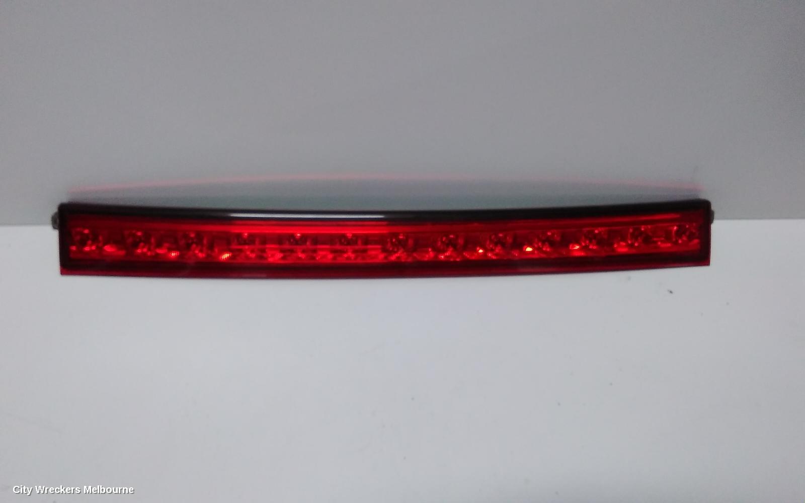 TOYOTA ESTIMA REAR GARNISH, TAILGATE LAMP (CENTRE), LENS# 28-194, XR50, 05-08 (IMPORT) - Image 2