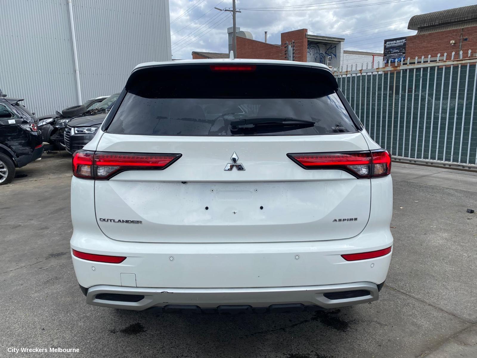 MITSUBISHI OUTLANDER RIGHT REAR DOOR WINDOW, ZM, PRIVACY TINT TYPE, 08/2021 ONWARDS - Image 3