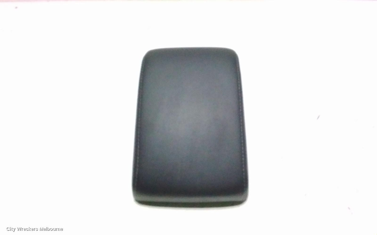 SUBARU LEVORG CONSOLE, V1, CENTRE CONSOLE, W/ BLACK LEATHER TYPE, 05/2016 - 12/2020 - Image 2