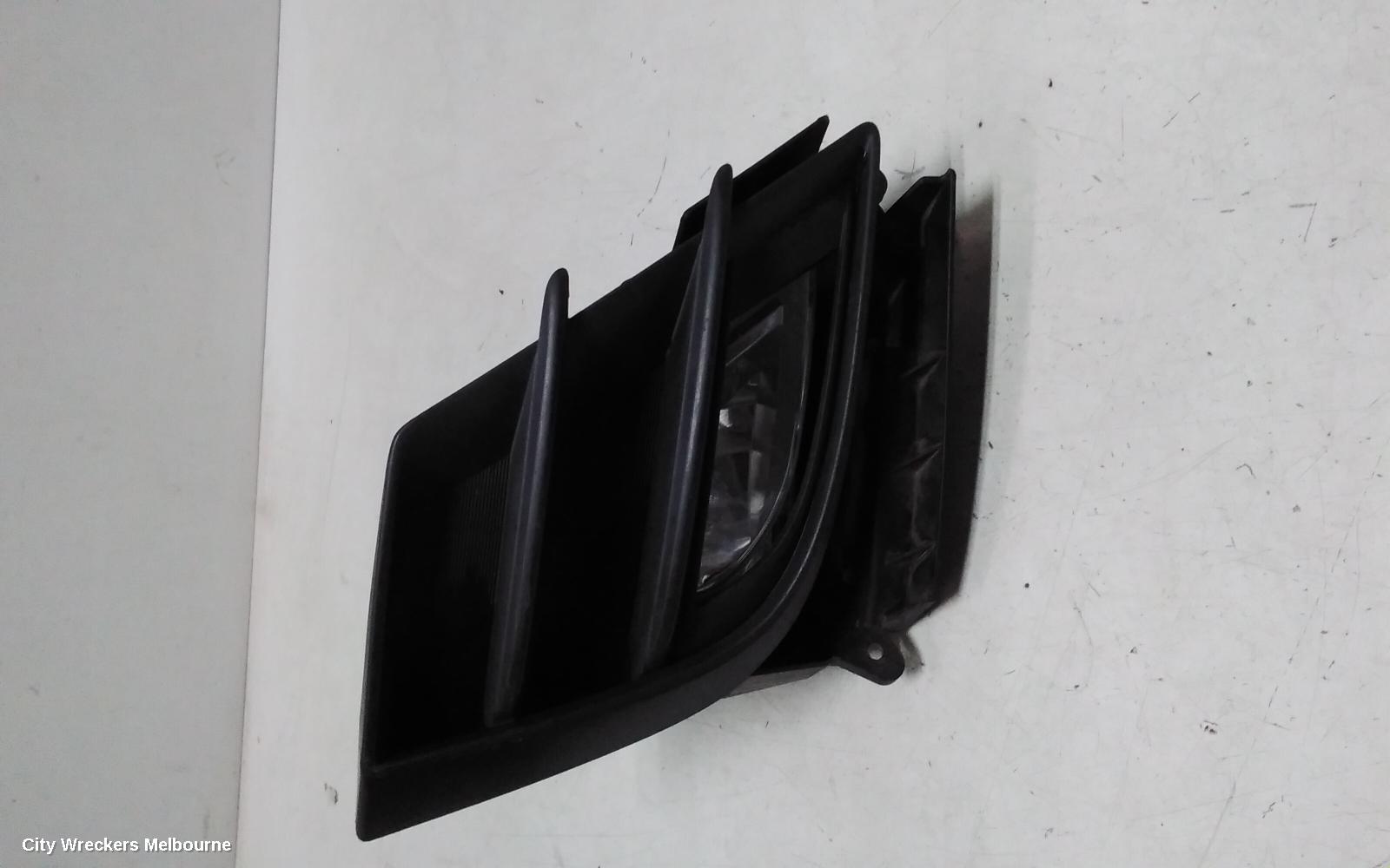 MAZDA 3 RIGHT INDICATOR/FOG/SIDE, BUMPER FOGLAMP, 2.0, PETROL, NEO/MAXX, BL, 04/2009 - 08/2011 - Image 1