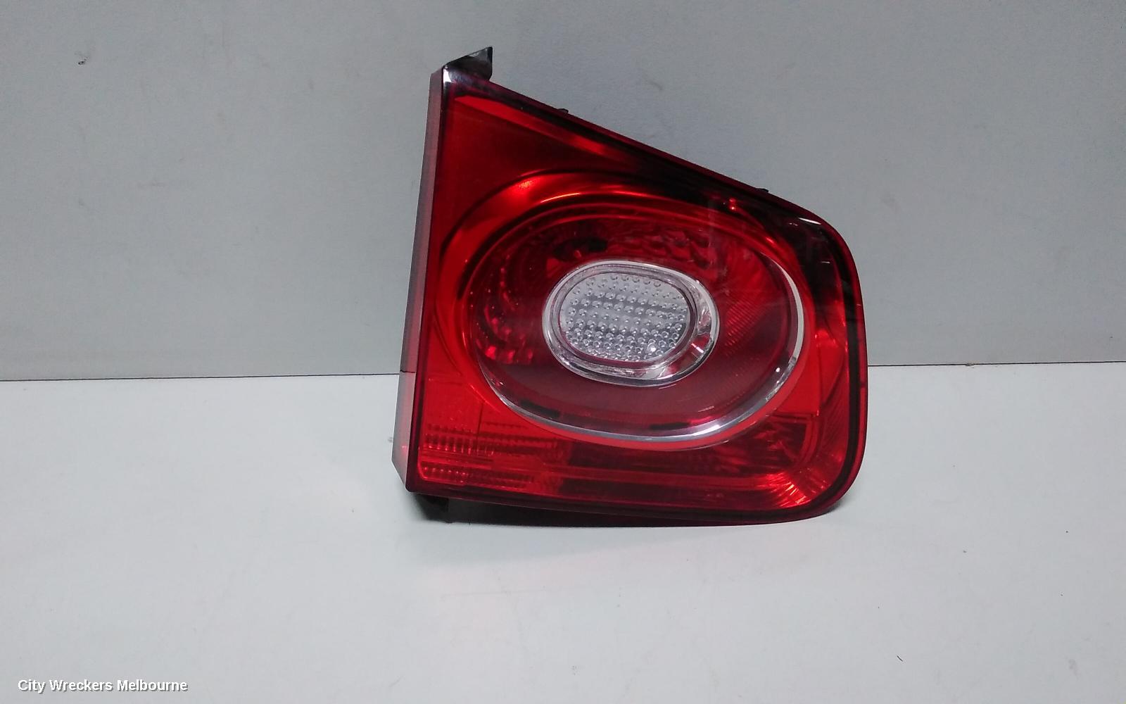 VOLKSWAGEN TIGUAN REAR GARNISH, TAILGATE LAMP (LH SIDE), 5N, 05/2008 - 06/2011 - Image 2