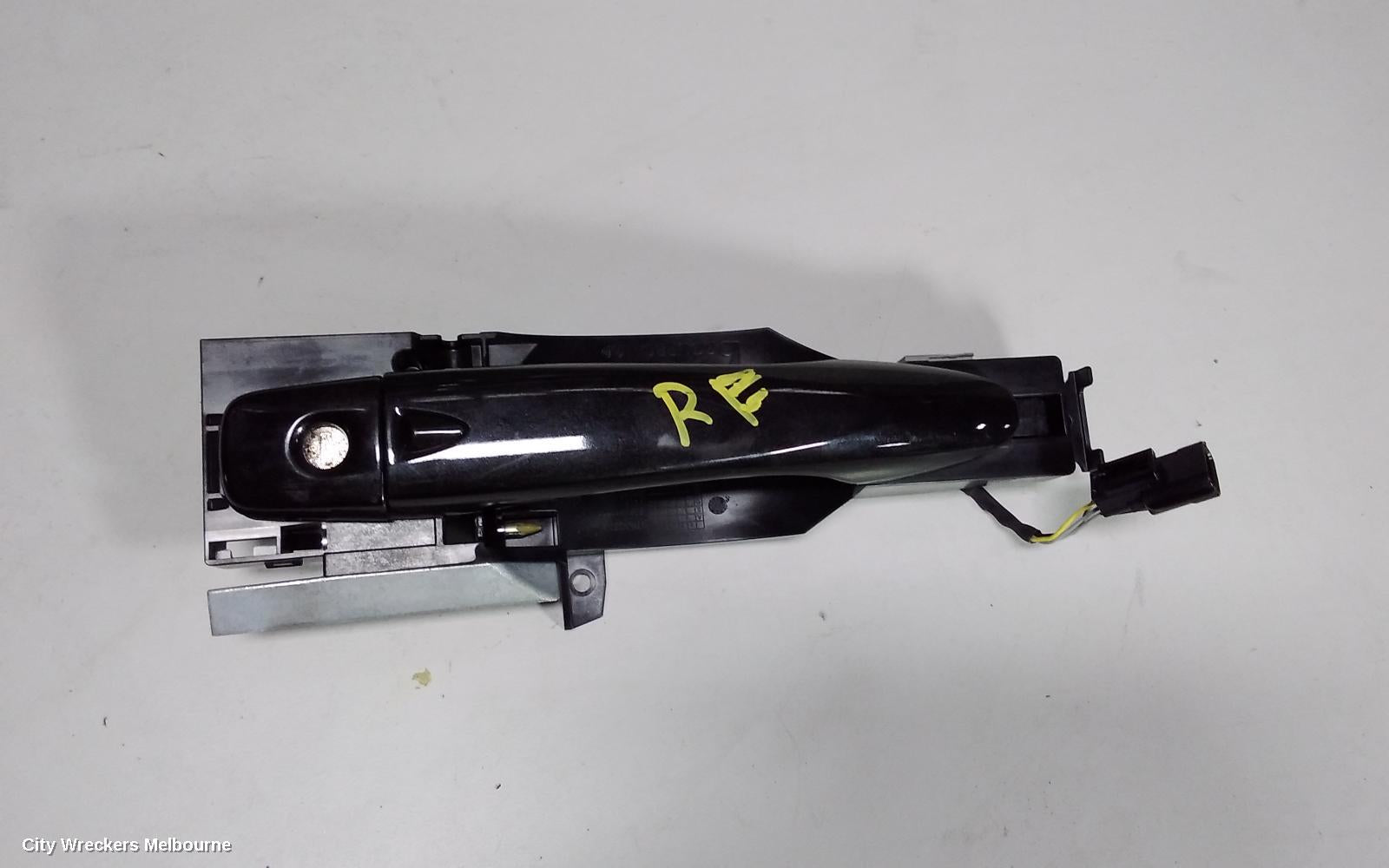 NISSAN QASHQAI DOOR HANDLE, RH FRONT, OUTER, J11, 06/2014 - 07/2021 - Image 1