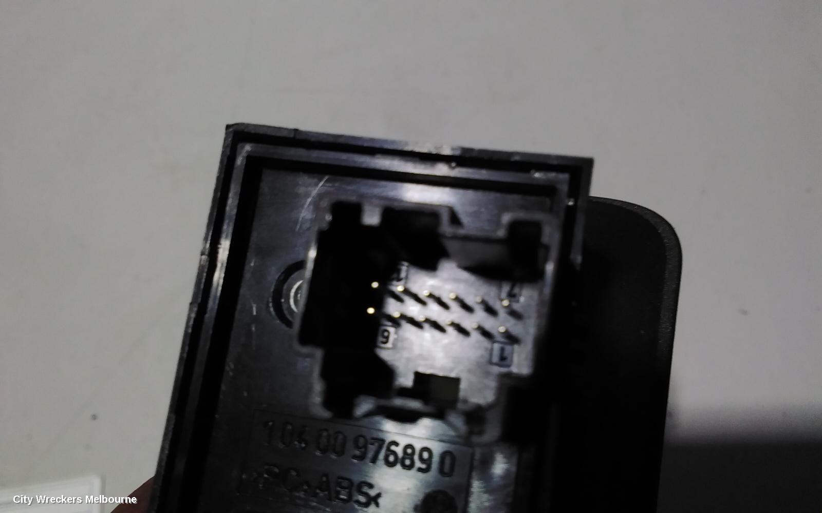 LAND ROVER RANGEROVER EVOQUE, L538, 11/2011 - 01/2019, TAILGATE SWITCH: 84069 - Image 3