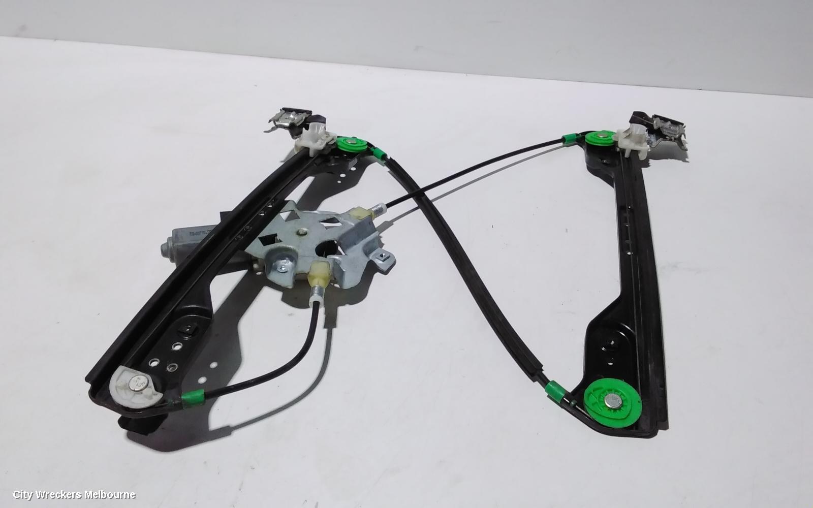 CHRYSLER 300C LEFT FRONT WINDOW REG/MOTOR, POWER, 01/2005 ONWARDS - Image 3