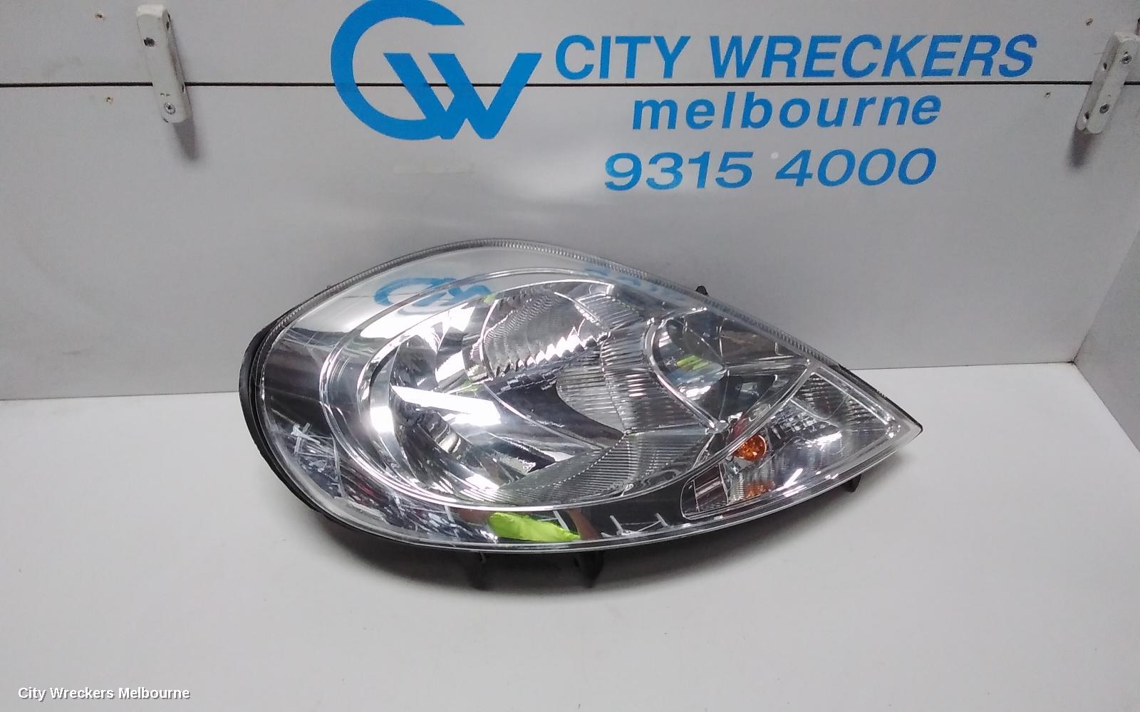 RENAULT TRAFIC RIGHT HEADLAMP, X83, CLEAR INDICATOR TYPE, 05/2007 - 12/2014 - Image 2